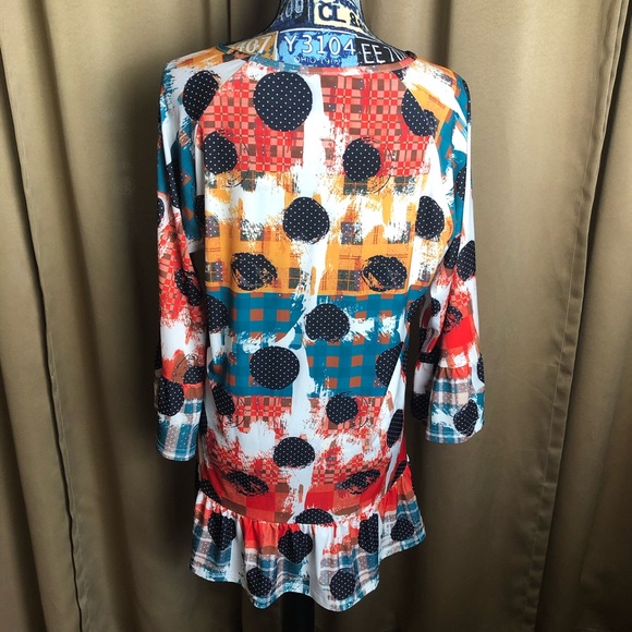 Lily Bell Sleeve Geometric Pattern Shirt - Picture 8 of 13